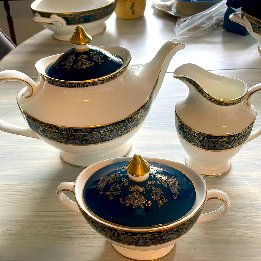 Royal Doulton Carlyle Teapot, Creamer And Covered Sugar Bowl